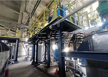電池原料管鏈式輸送機，管鏈提升機使用現(xiàn)場