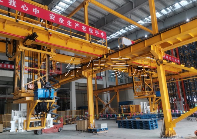化工粉料噸袋自動(dòng)裝車機(jī)，噸包全自動(dòng)裝車設(shè)備現(xiàn)場(chǎng)