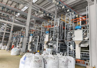 企業(yè)使用粉體智能噸袋拆包機(jī)有什么好處？