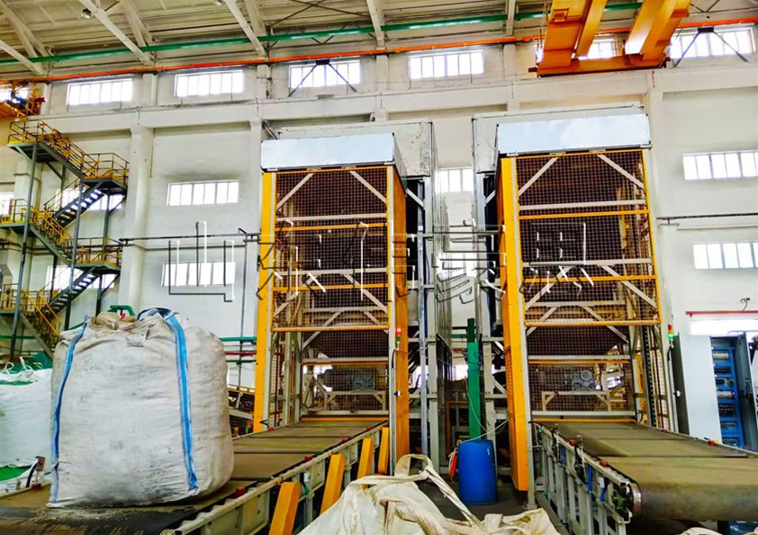 硫酸鎳側(cè)切式噸包全自動破袋機(jī)，山東全自動噸袋拆包機(jī)廠家