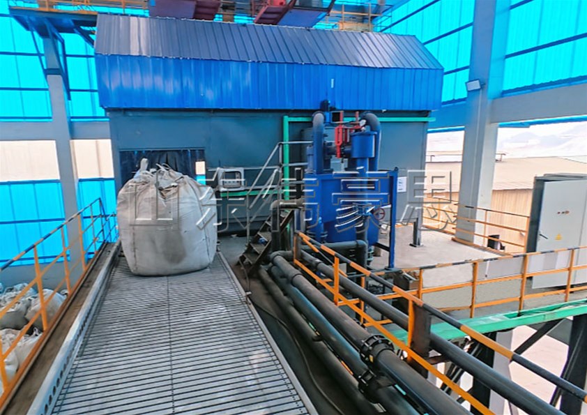 氧化鋁噸包全自動(dòng)拆包機(jī) 連續(xù)噸袋破袋機(jī)工作優(yōu)勢(shì)